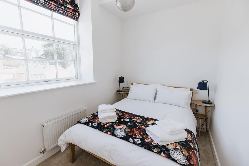 Bobbin Row - Grade 2 Listed Property With A Beautiful Design With Access To Leeds Leeds  Exterior photo
